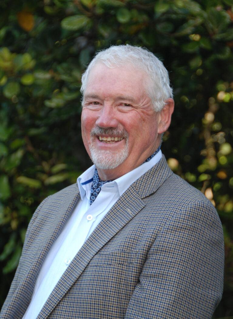 Peter Jones pic 1 Nov 2017 768x1052